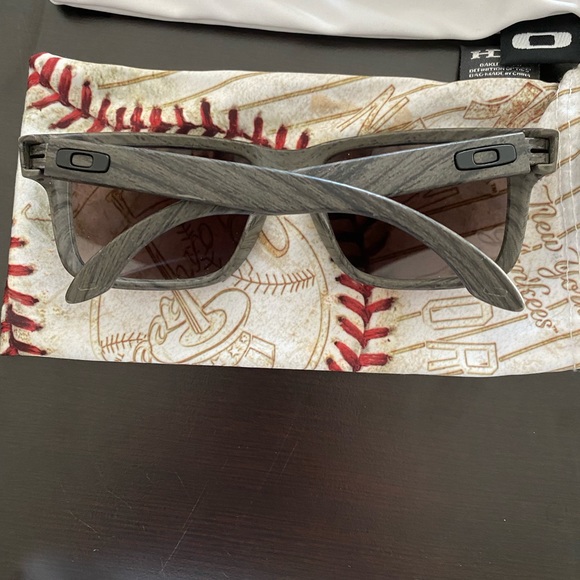 Oakley Holbrook - Picture 2 of 3